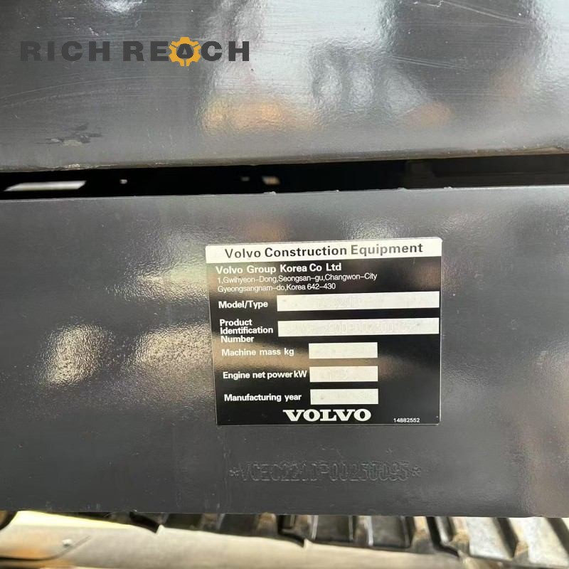 Boom and arm – 2024 Volvo EC220 excavator low hours $32,200